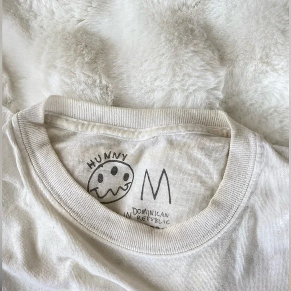 Hunny Merch • Tee - Picture 5 of 5